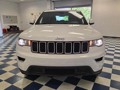 Bright White Clearcoat 2020 Jeep Grand Cherokee Laredo E
