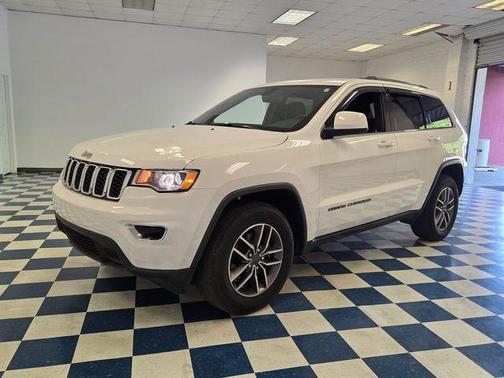 Bright White Clearcoat 2020 Jeep Grand Cherokee Laredo E