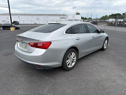 Silver Ice Metallic 2016 Chevrolet Malibu 1LT