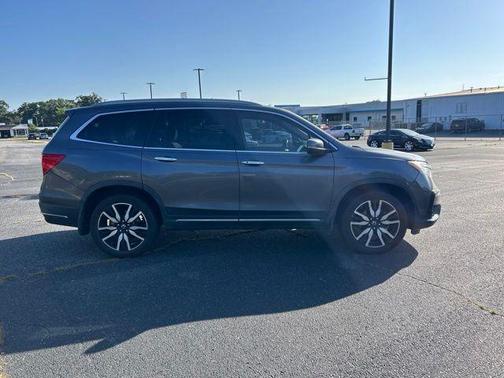 Modern Steel Metallic 2021 Honda Pilot Touring 7-Passenger
