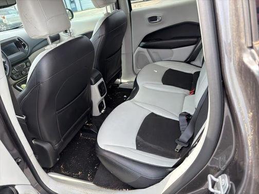Granite Crystal Clearcoat Metallic 2019 Jeep Compass Latitude
