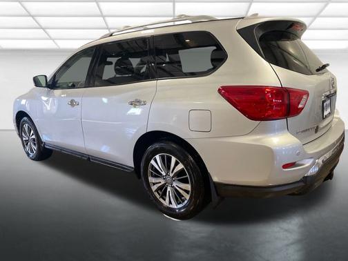 2020 Nissan Pathfinder S