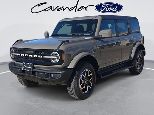 Gray 2026 Ford Bronco Outer Banks SUV