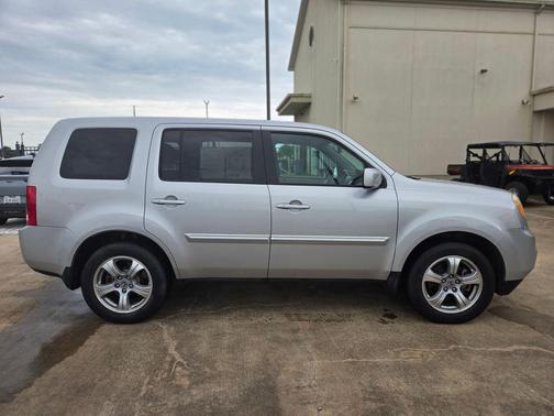 Alabaster Silver Metallic 2015 Honda Pilot EX