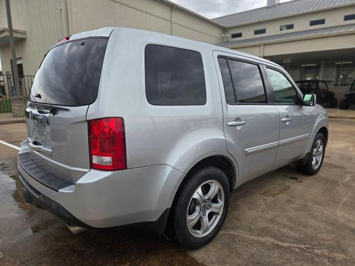 Alabaster Silver Metallic 2015 Honda Pilot EX