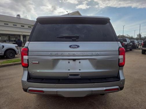 Iconic Silver Metallic 2022 Ford Expedition XLT