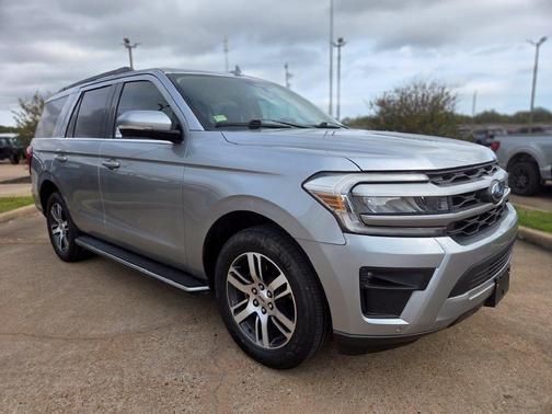 Iconic Silver Metallic 2022 Ford Expedition XLT