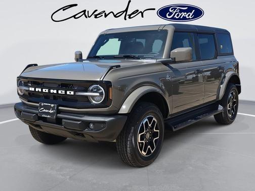 Gray 2026 Ford Bronco Outer Banks SUV