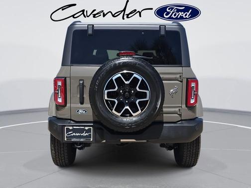 2026 Ford Bronco Outer Banks