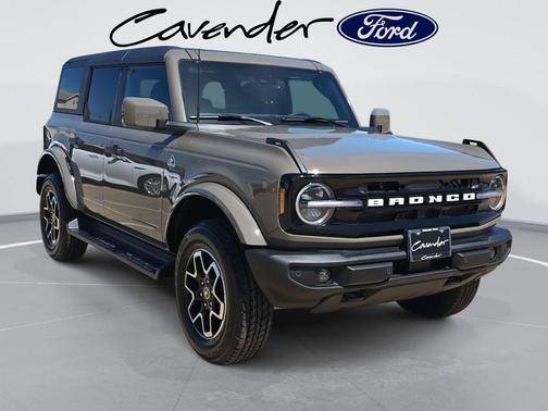 2026 Ford Bronco Outer Banks