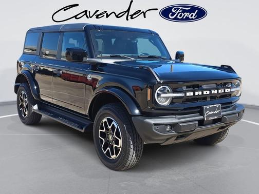 Black 2026 Ford Bronco Outer Banks