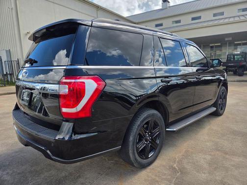 AGATE BLACK METALLIC 2020 Ford Expedition XLT