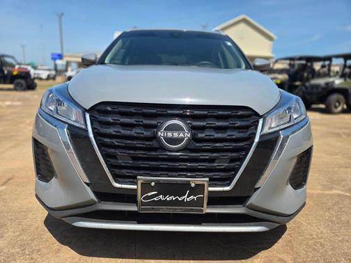Boulder Gray Pearl 2024 Nissan Kicks SV