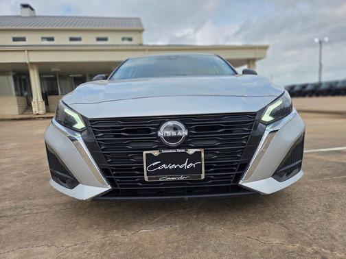 Brilliant Silver Metallic 2024 Nissan Altima 2.5 SV