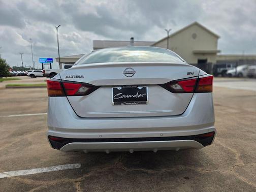 Brilliant Silver Metallic 2024 Nissan Altima 2.5 SV