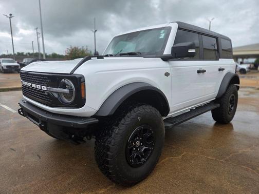 OXFORD WHITE 2023 Ford Bronco Wildtrak