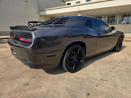 Granite Crystal Clearcoat Metallic 2023 Dodge Challenger SXT