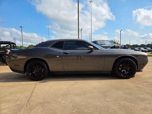 Granite Crystal Clearcoat Metallic 2023 Dodge Challenger SXT