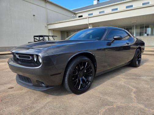Granite Crystal Clearcoat Metallic 2023 Dodge Challenger SXT