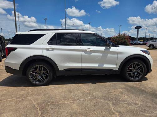 Star White Metallic Tri-Coat 2025 Ford Explorer ST