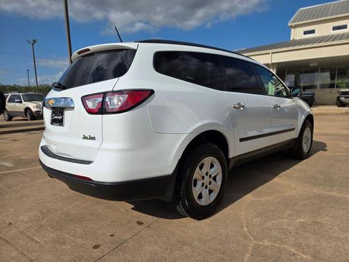 2017 Chevrolet Traverse LS