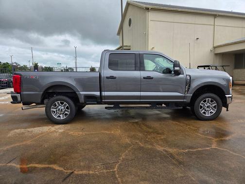 Carbonized Gray Metallic 2025 Ford F-250 XLT