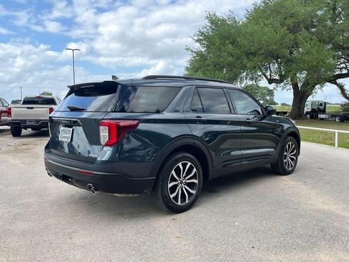 STONE BLUE METALLIC 2022 Ford Explorer ST-Line