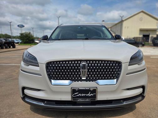 Ceramic Pearl Metallic 2023 Lincoln Aviator Standard RWD