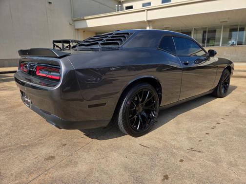 Granite Pearlcoat 2023 Dodge Challenger SXT