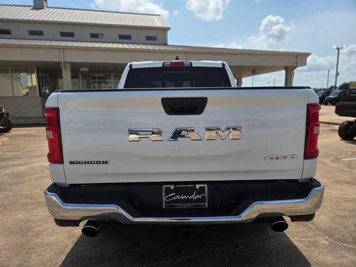 Bright White Clearcoat 2026 RAM 1500 Big Horn/Lone Star