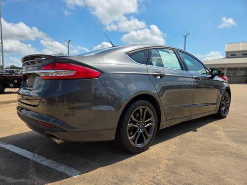 MAGNETIC 2018 Ford Fusion S