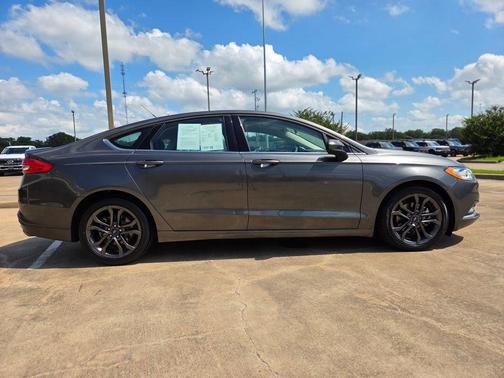 MAGNETIC 2018 Ford Fusion S