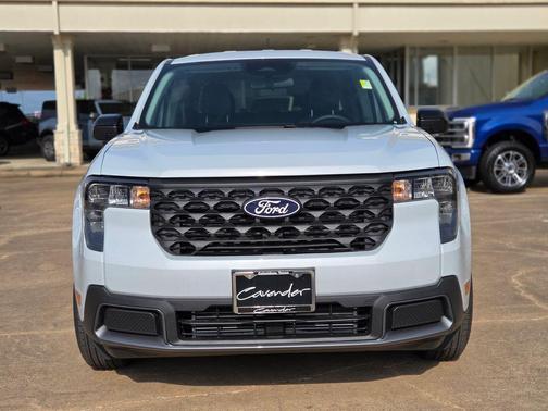 Space White Metallic 2025 Ford Maverick XLT