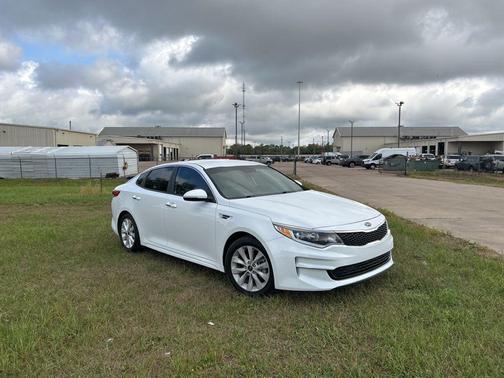Snow White Pearl 2018 Kia Optima LX