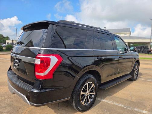 AGATE BLACK METALLIC 2020 Ford Expedition XLT