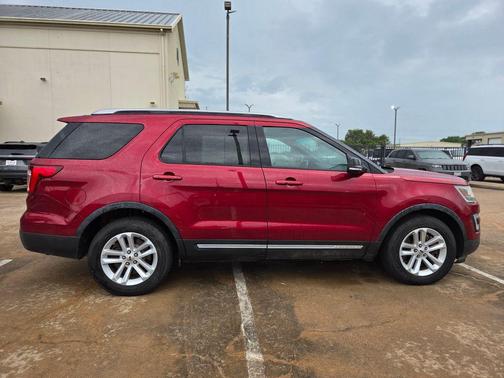 RUBY RED METALLIC TC 2016 Ford Explorer XLT