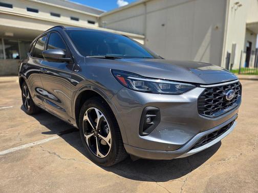 CARBONIZED GRAY METALLIC 2024 Ford Escape ST-Line Elite