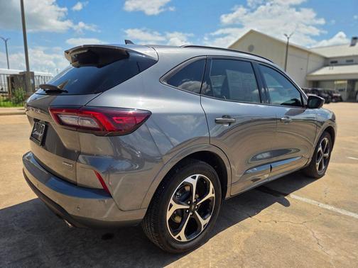 CARBONIZED GRAY METALLIC 2024 Ford Escape ST-Line Elite