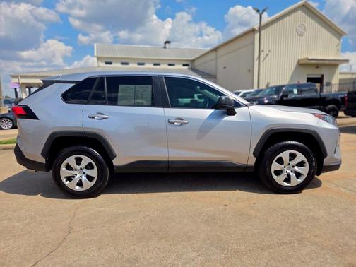 Silver Sky Metallic 2022 Toyota RAV4 LE