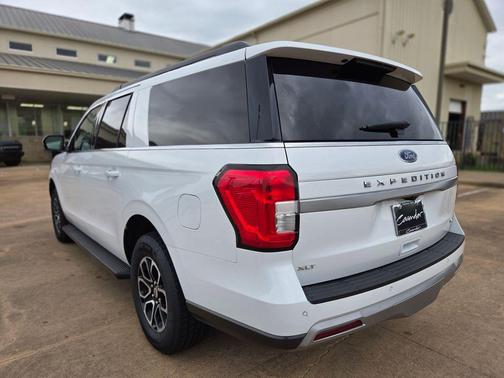 Oxford White 2024 Ford Expedition Max XLT