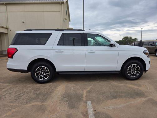 Oxford White 2024 Ford Expedition Max XLT
