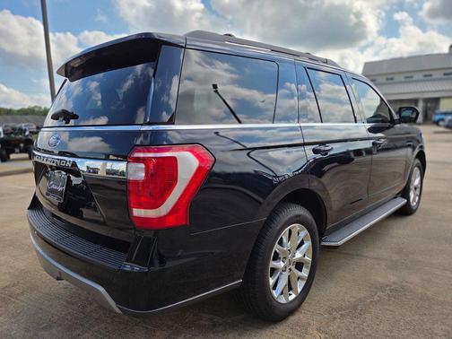 Antimatter Blue Metallic 2021 Ford Expedition XLT