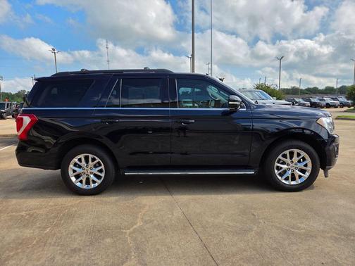 Antimatter Blue Metallic 2021 Ford Expedition XLT