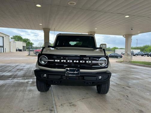 Tan 2026 Ford Bronco Outer Banks