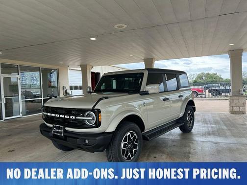 Desert Sand 2026 Ford Bronco Outer Banks SUV