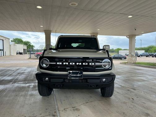 Tan 2026 Ford Bronco Outer Banks