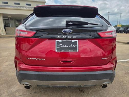 Rapid Red Metallic Tinted Clearcoat 2023 Ford Edge Titanium