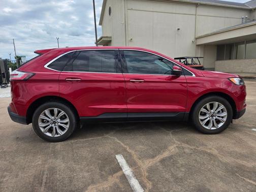 Rapid Red Metallic Tinted Clearcoat 2023 Ford Edge Titanium