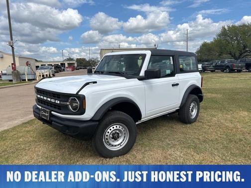 Oxford White 2026 Ford Bronco Base SUV