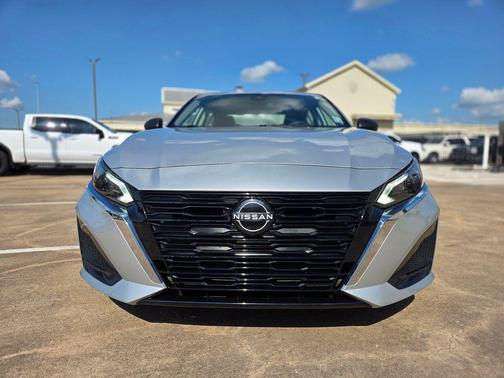 Brilliant Silver Metallic 2024 Nissan Altima 2.5 SV